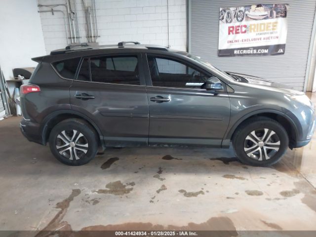 JTMZFREV5GJ073898 Toyota RAV4 LE