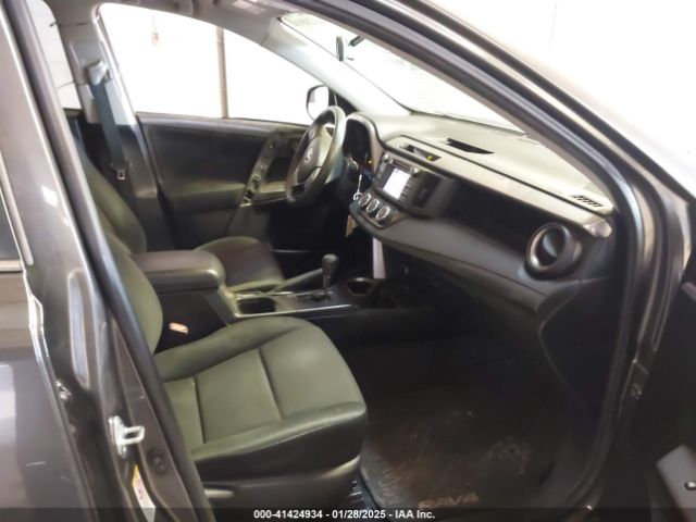 JTMZFREV5GJ073898 Toyota RAV4 LE