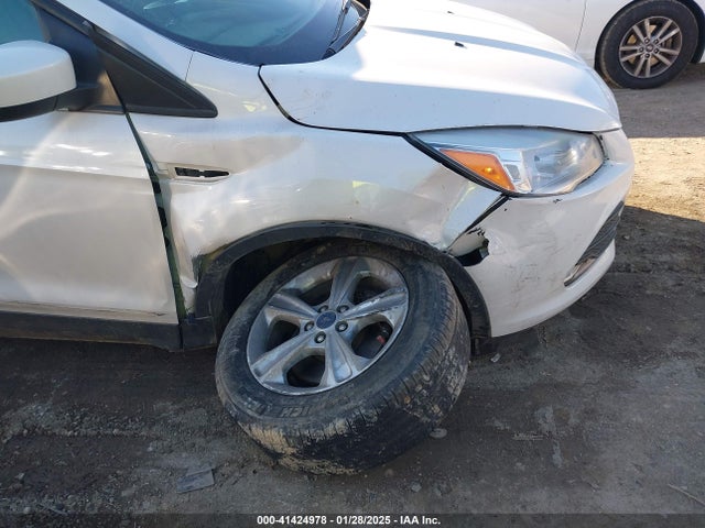 1FMCU0GX8EUA66389 Ford ESCAPE SE