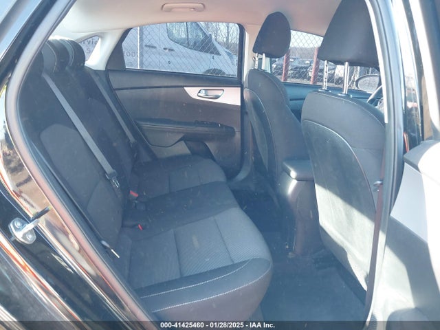 3KPF24AD6PE675270 KIA Forte Lxs