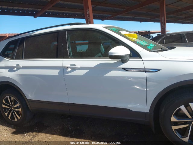 3VV1B7AX2NM001840 Volkswagen Tiguan 2.0t S