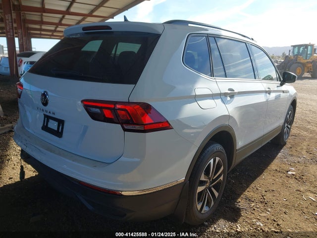 3VV1B7AX2NM001840 Volkswagen Tiguan 2.0t S