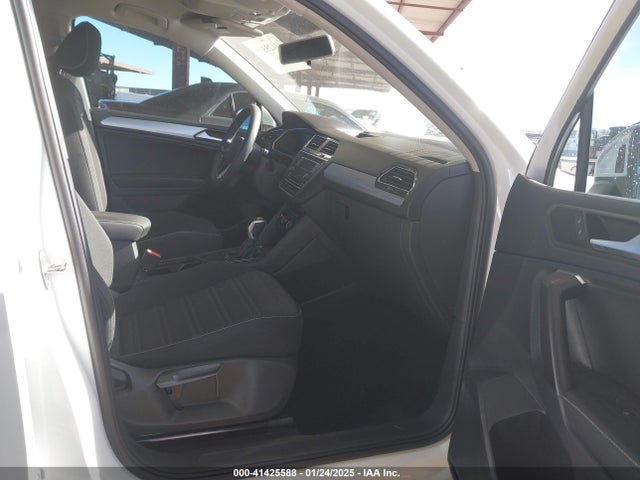 3VV1B7AX2NM001840 Volkswagen Tiguan 2.0t S