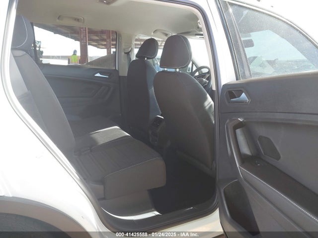3VV1B7AX2NM001840 Volkswagen Tiguan 2.0t S