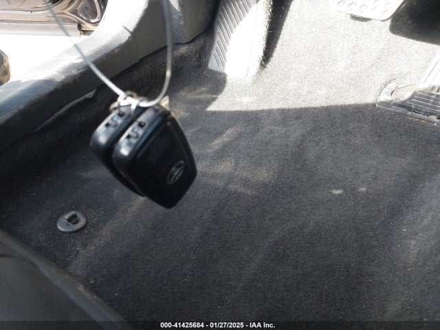 4T1T11AK8PU801399 Toyota CAMRY SE