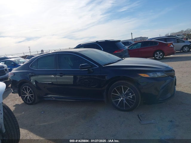 4T1T11AK8PU801399 Toyota CAMRY SE