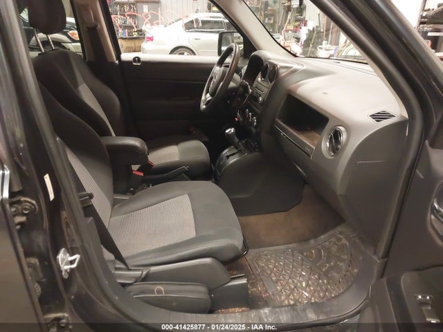 1C4NJRBB3ED523163 Jeep Patriot Sport