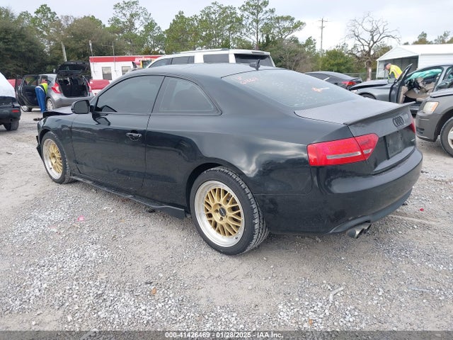 2010 AUDI A5 WAULFAFR1AA037011 Photo 2