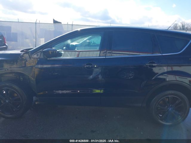 1FMCU0GD0HUC43317 Ford ESCAPE SE