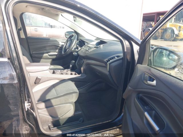 1FMCU0GD0HUC43317 Ford ESCAPE SE