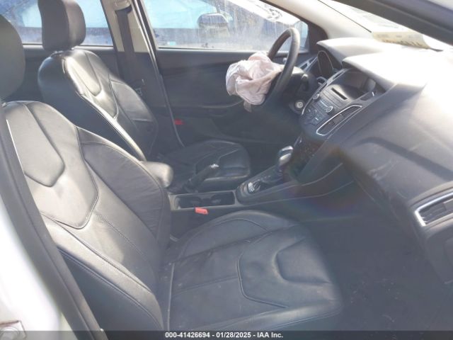 1FADP3F21GL396736 Ford FOCUS SE