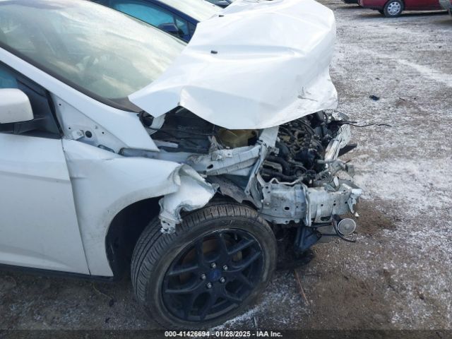 1FADP3F21GL396736 Ford FOCUS SE