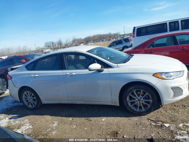 3FA6P0HD2LR219629 Ford FUSION SE