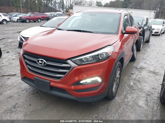 KM8J33A40GU141521 Hyundai TUCSON SE