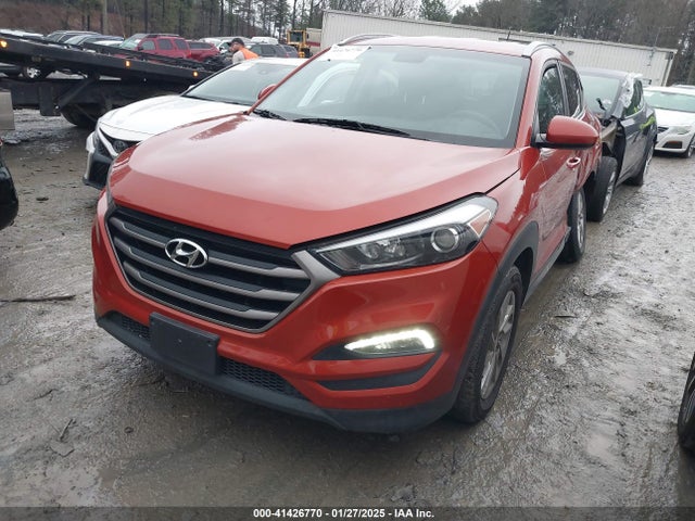 KM8J33A40GU141521 Hyundai TUCSON SE