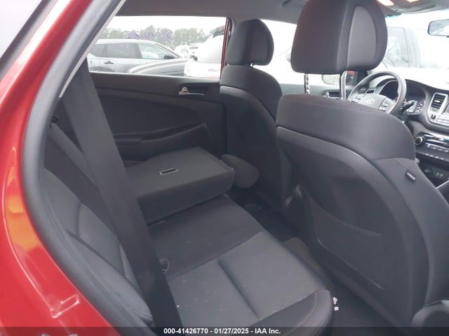 KM8J33A40GU141521 Hyundai TUCSON SE