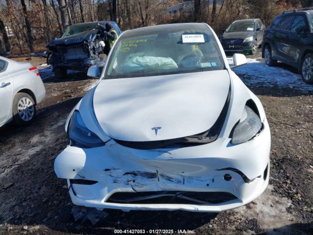 7SAYGDEE5NF562725 Tesla Model Y Long Range Dual Motor All-wheel Drive