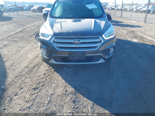 1FMCU0HDXJUD21851 Ford ESCAPE SEL