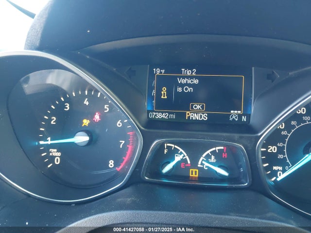 1FMCU0HDXJUD21851 Ford ESCAPE SEL