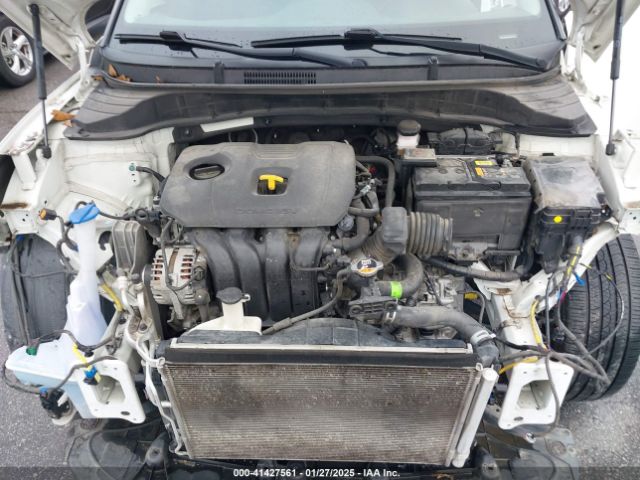 KNDJ23AU0M7772397 KIA Soul X-line