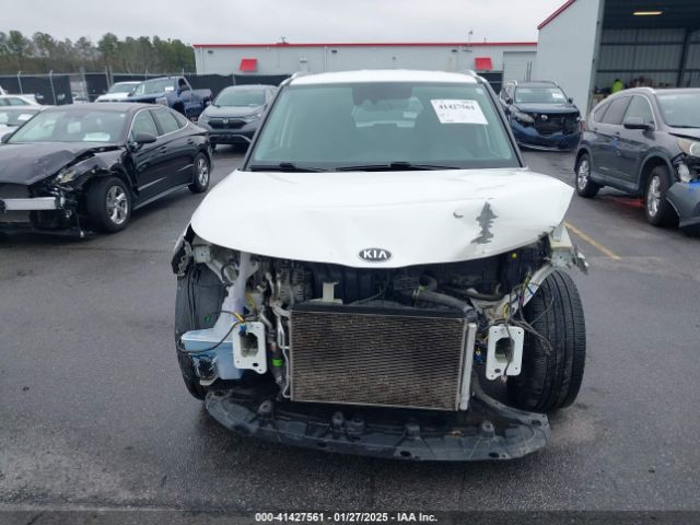 KNDJ23AU0M7772397 KIA Soul X-line