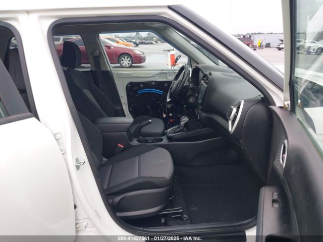 KNDJ23AU0M7772397 KIA Soul X-line