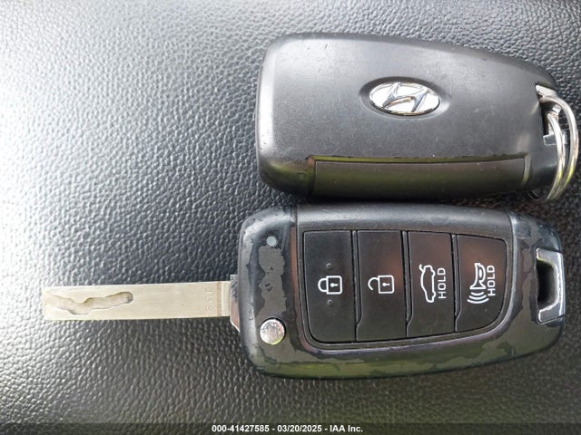 KMHLL4AG8PU519867 Hyundai ELANTRA SE
