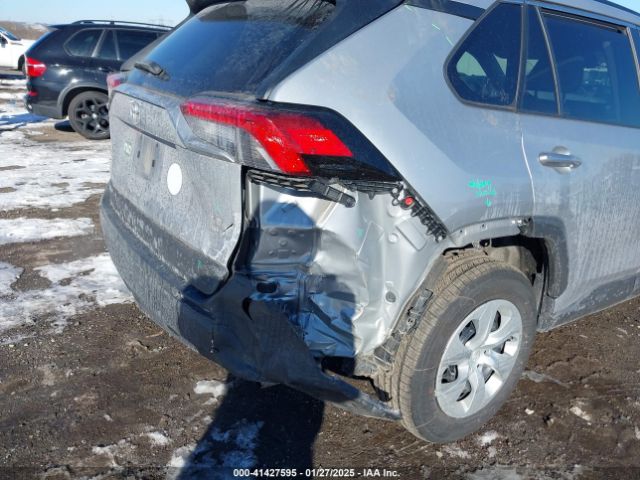 2T3F1RFV3LW086855 Toyota RAV4 LE