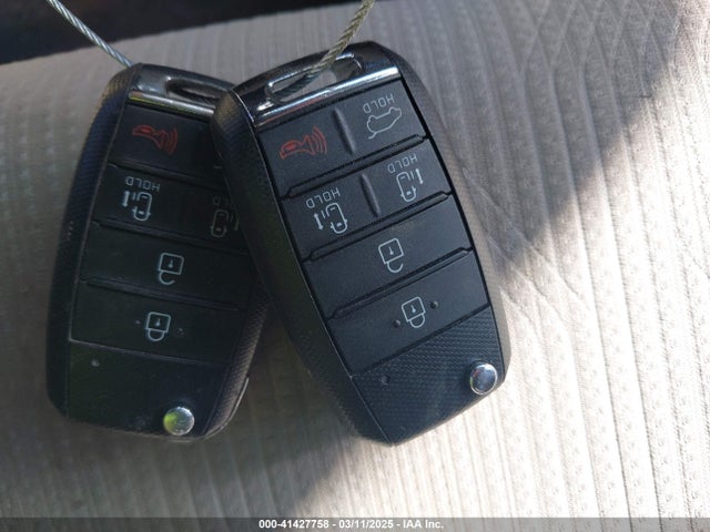 KNDMB5C18M6666362 KIA SEDONA LX