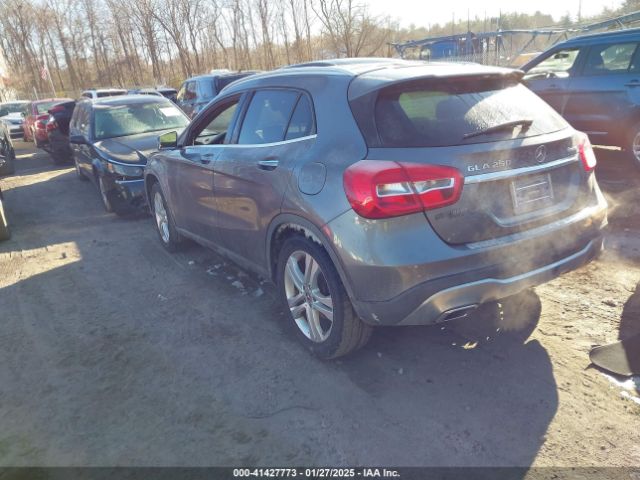 2018 MERCEDES-BENZ GLA 250 WDCTG4GB5JJ436937 Photo 2