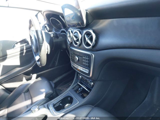 2018 MERCEDES-BENZ GLA 250 WDCTG4GB5JJ436937 Photo 4