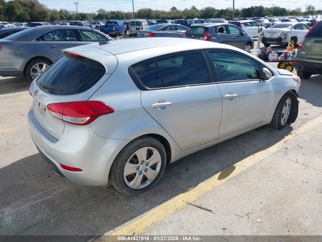 KIA Forte 5-door Lx 2016 KNAFK5A84G5648277 Image 4
