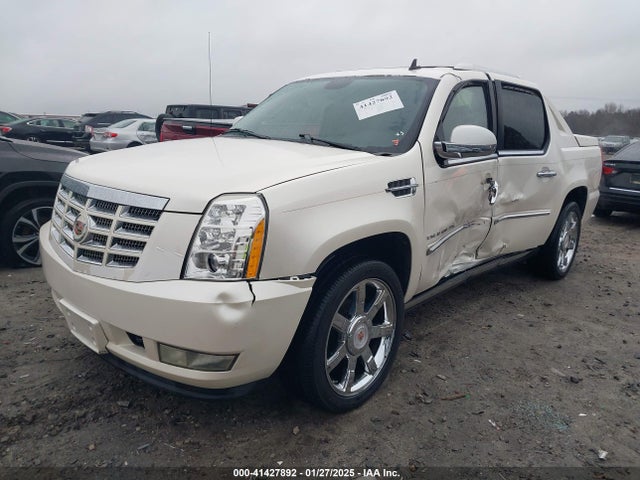 2011 CADILLAC ESCALADE EXT 3GYT4NEF5BG125158 Photo 1