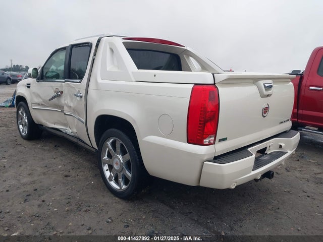 2011 CADILLAC ESCALADE EXT 3GYT4NEF5BG125158 Photo 2