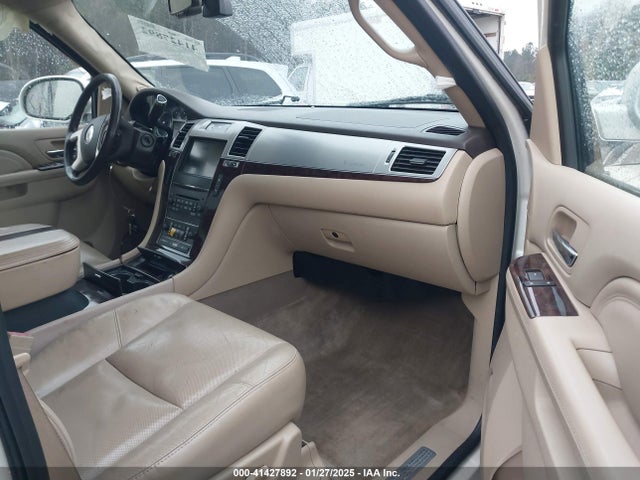 2011 CADILLAC ESCALADE EXT 3GYT4NEF5BG125158 Photo 4