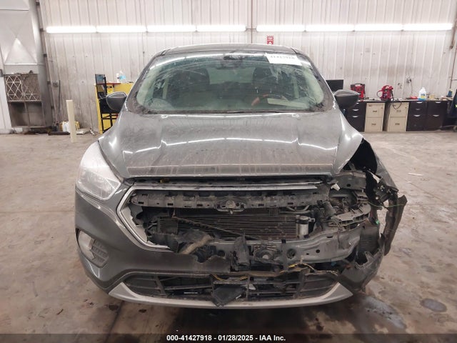 1FMCU9GD8KUA65460 Ford ESCAPE SE