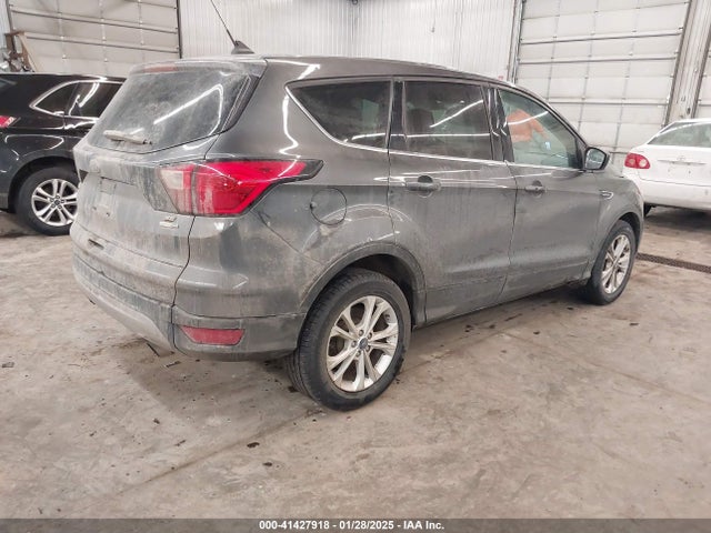 1FMCU9GD8KUA65460 Ford ESCAPE SE