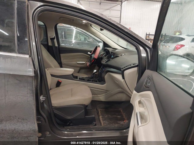 1FMCU9GD8KUA65460 Ford ESCAPE SE