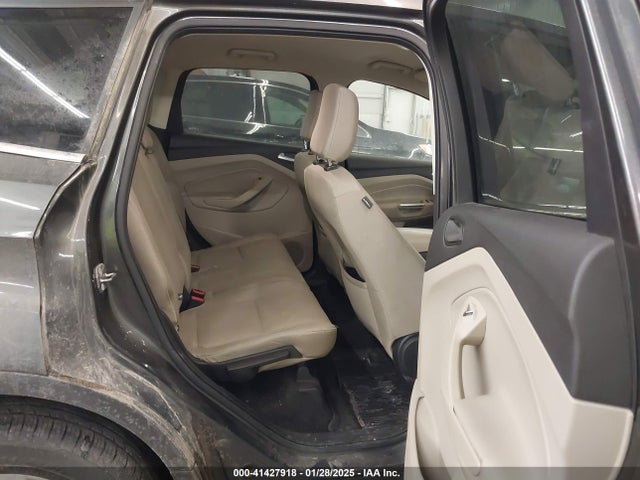 1FMCU9GD8KUA65460 Ford ESCAPE SE