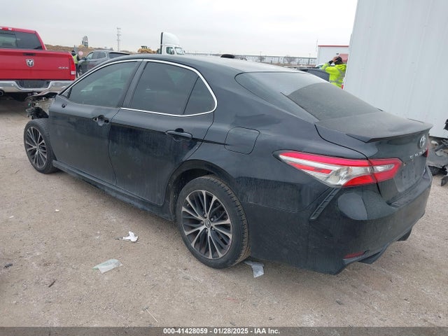 4T1B11HK3JU563020 Toyota CAMRY SE