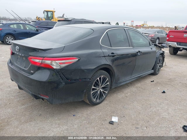 4T1B11HK3JU563020 Toyota CAMRY SE