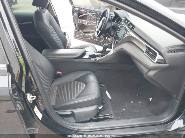 4T1B11HK3JU563020 Toyota CAMRY SE