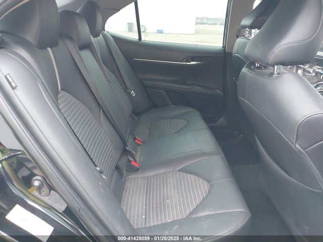 4T1B11HK3JU563020 Toyota CAMRY SE