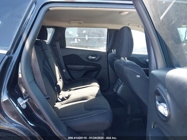 1C4PJLCS3FW707576 Jeep Cherokee Latitude
