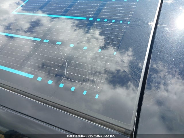 Fisker Ocean One 2023 VCF1ZBU26PG001897 Image 23