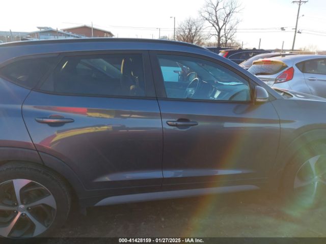 KM8J33A2XJU694229 Hyundai Tucson Value