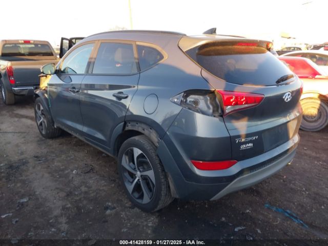 KM8J33A2XJU694229 Hyundai Tucson Value