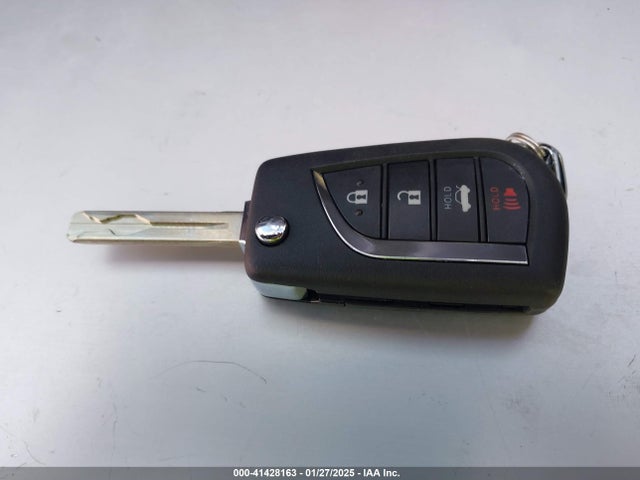 JTDEPMAEXNJ201392 Toyota COROLLA LE