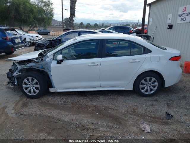 JTDEPMAEXNJ201392 Toyota COROLLA LE