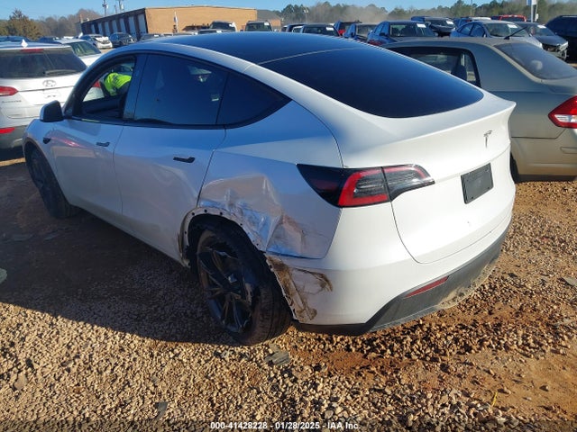 2025 TESLA MODEL Y 7SAYGDED3SA358909 Photo 2